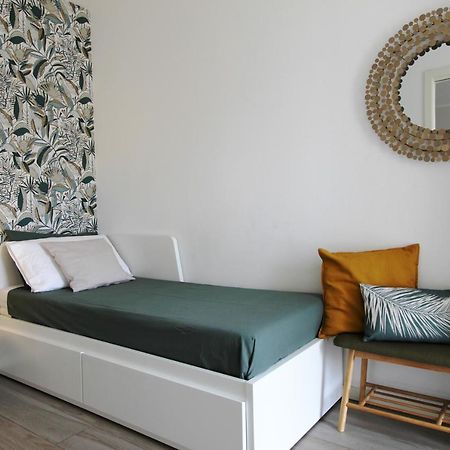 La Casa Di Cele Apartment เดเซนซาโนเดลการ์ดา ภายนอก รูปภาพ