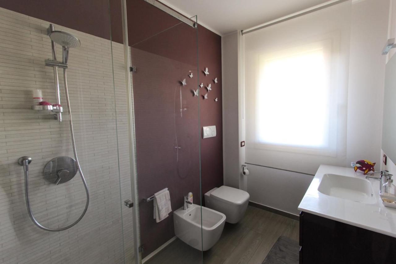 La Casa Di Cele Apartment เดเซนซาโนเดลการ์ดา ภายนอก รูปภาพ