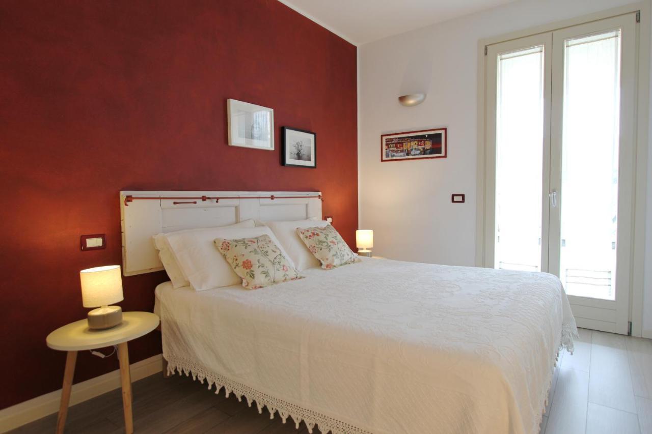 La Casa Di Cele Apartment เดเซนซาโนเดลการ์ดา ภายนอก รูปภาพ