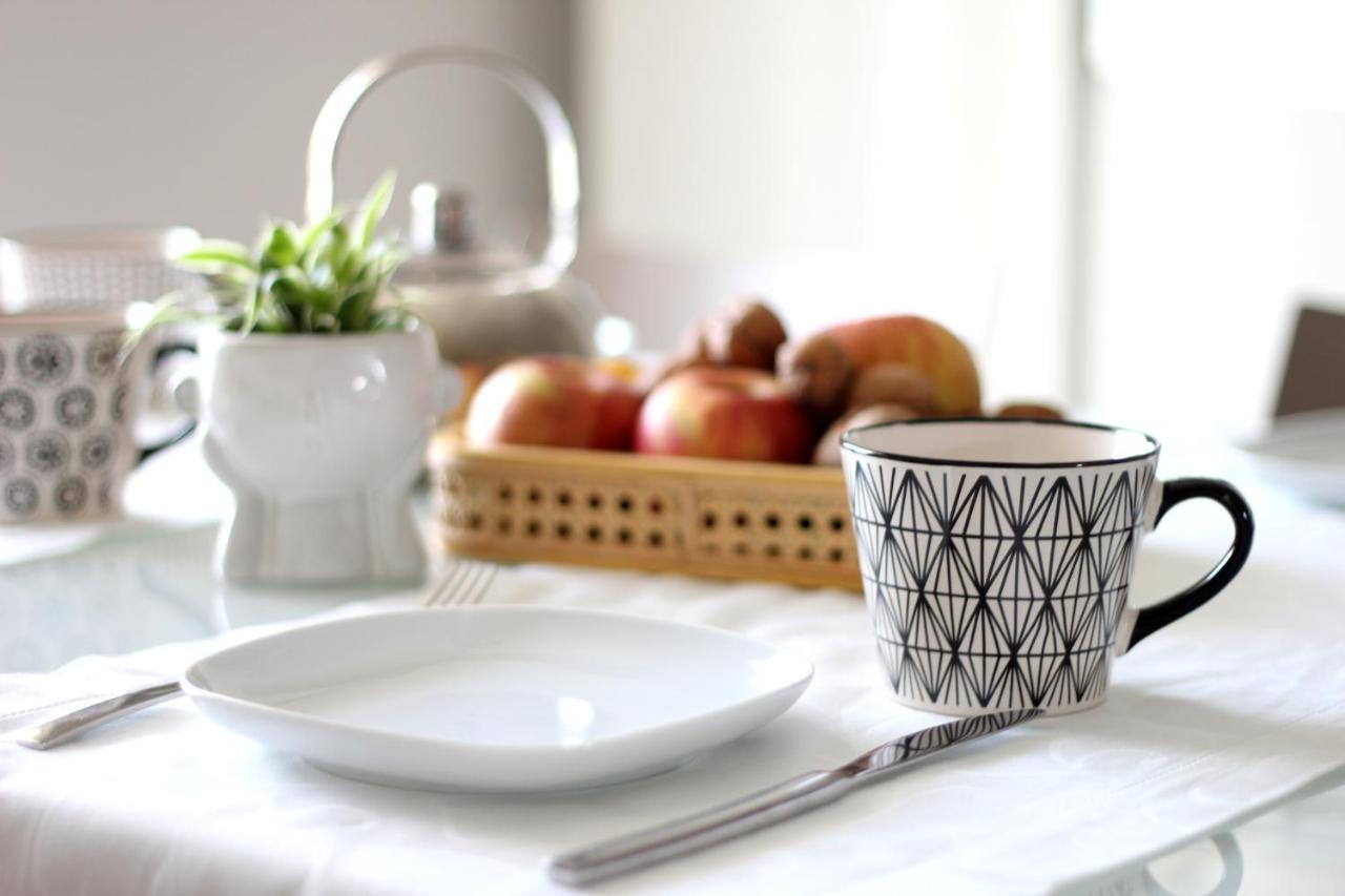 La Casa Di Cele Apartment เดเซนซาโนเดลการ์ดา ภายนอก รูปภาพ